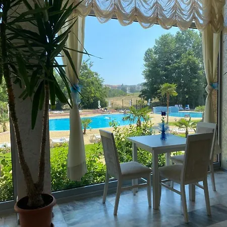 Kamenec Νεσέμπαρ