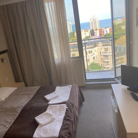 Kamenec 3* Νεσέμπαρ