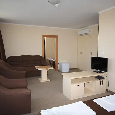 Kamenec 3* Νεσέμπαρ